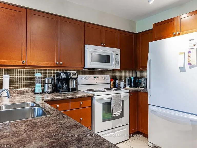 400 Romeo St N #207 — Photo 12