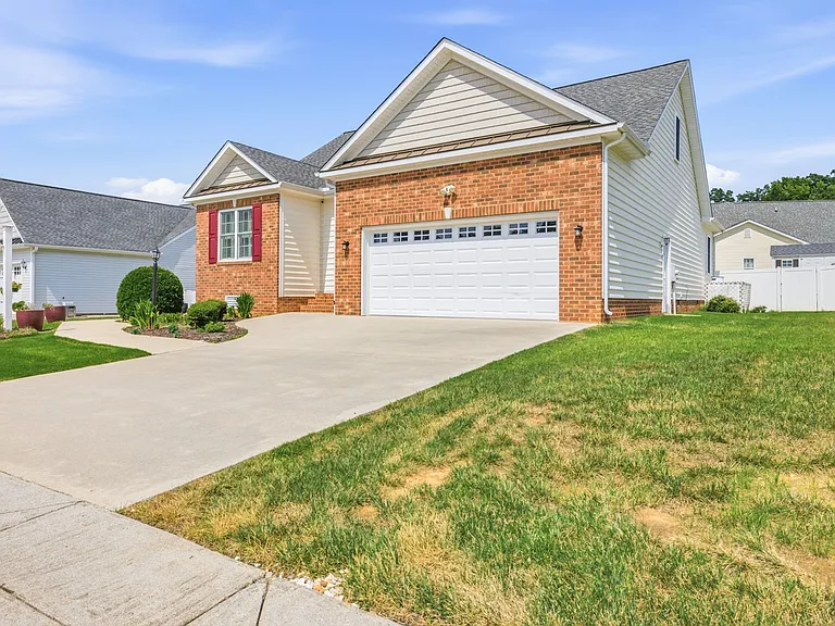 6613 Saint Laurence Dr — Photo 30