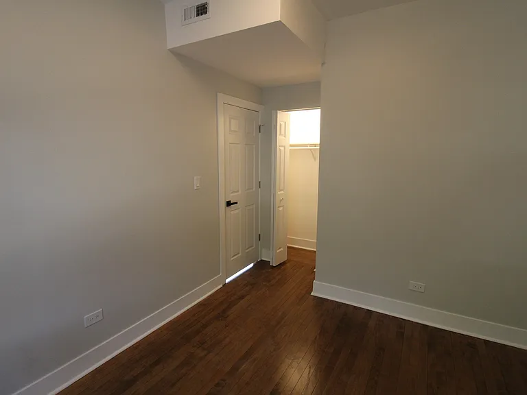 956 N Winchester Ave #2S — Photo 6
