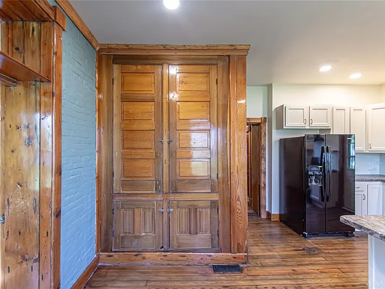 117 Montgomery Ave — Photo 23