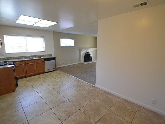 4th image of 355 Manzanita Ave