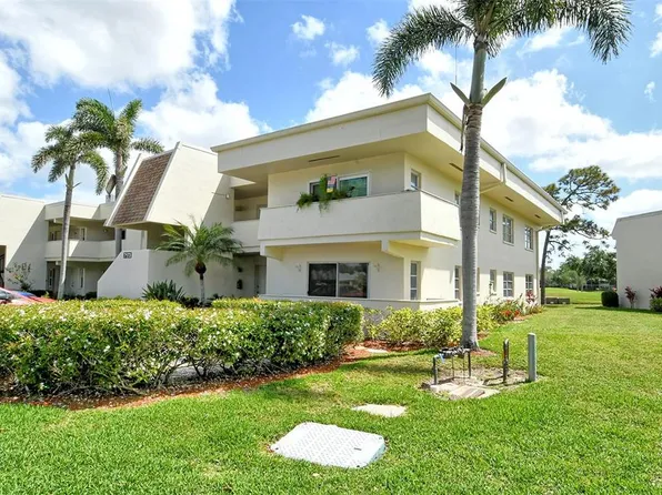 7173 W Country Club Dr N APT 141, Sarasota, FL 34243