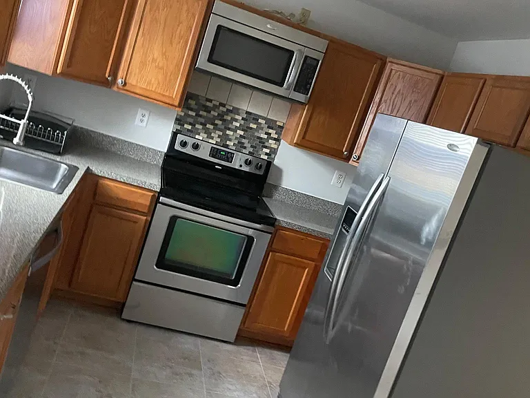 803 Eastern Ave — Photo 6