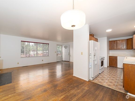 3rd image of 14143 34th Avenue S