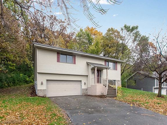 2nd image of 15640 Alpine Cir