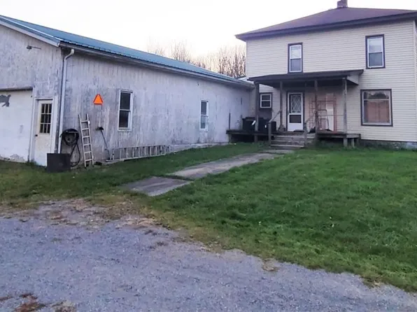 6738 Pymatuning Lake Rd, Andover, OH 44003