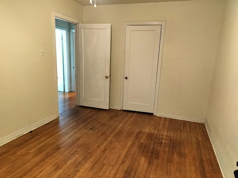 703 E Pine St #B — Photo 10