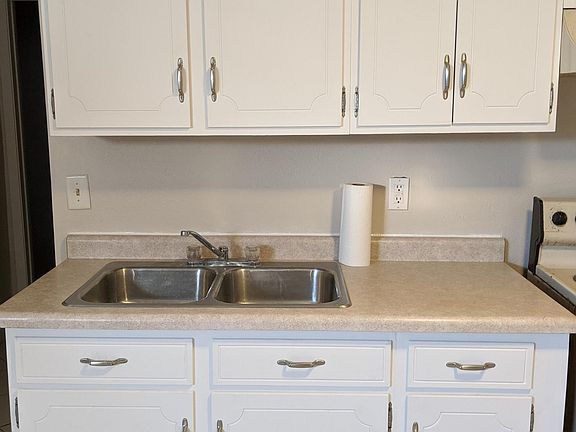 4th image of 138 N Agency St APT 6