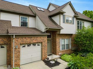 41495 Copper Creek Dr, Canton, MI 48187
