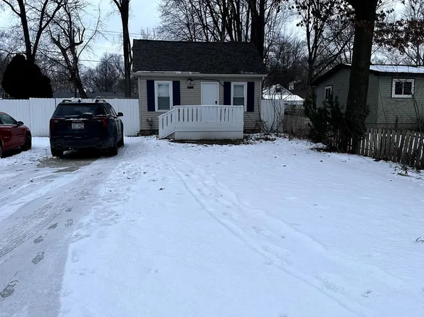 2817 Dean Dr, Highland, MI 48356