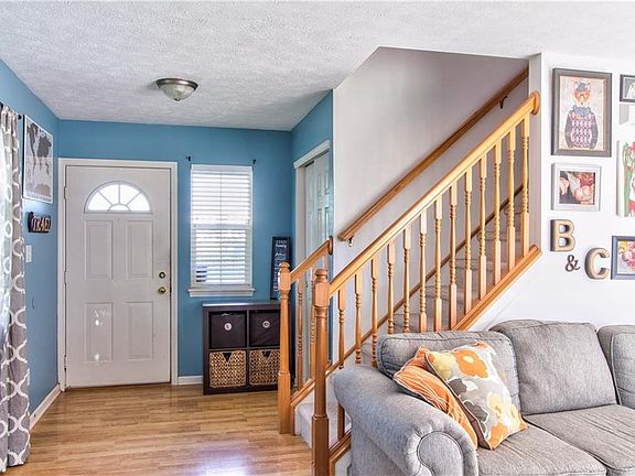 2nd image of 7222 Parklake Cir