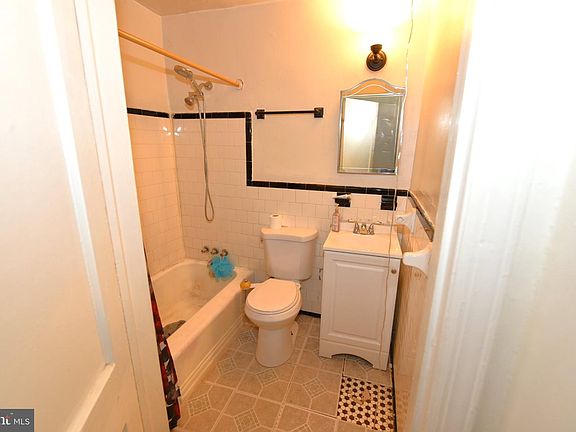 4th image of 1132 Gleneagle Rd