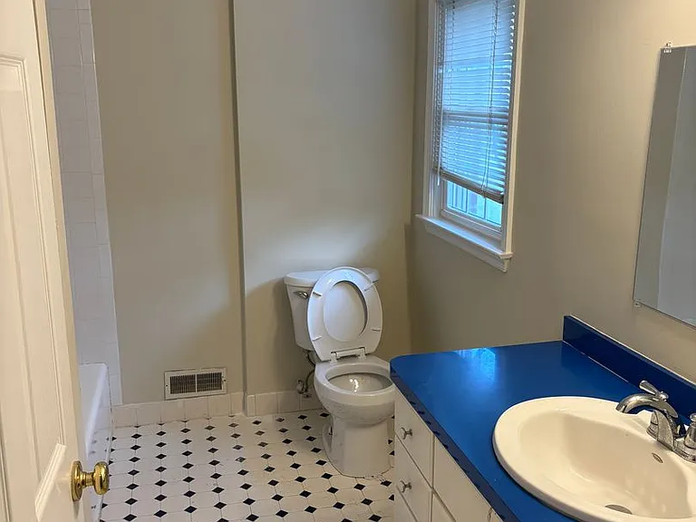 1011 Providence Rd — Photo 11