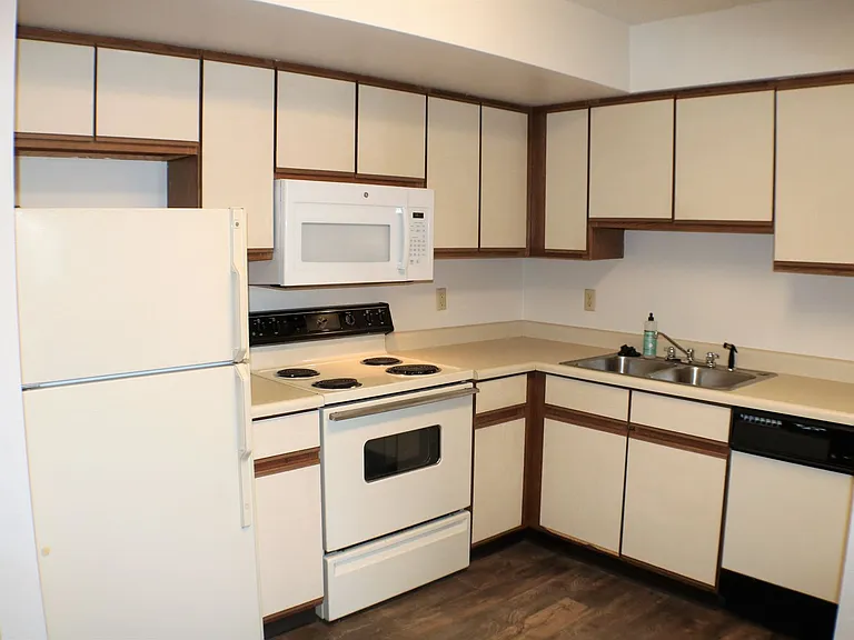 457-479 S. Scott Boulevard — Photo 6