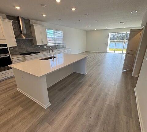 5th image of 289 BROOK FOREST Drive