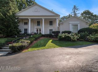 5045 Far Ravine Ct, West Bloomfield, MI 48323