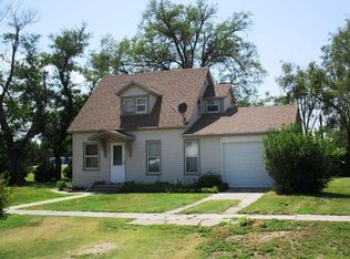 624 Commercial St, Bartley, NE 69020