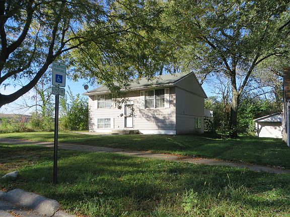 3rd image of 223 N Illinois Ave