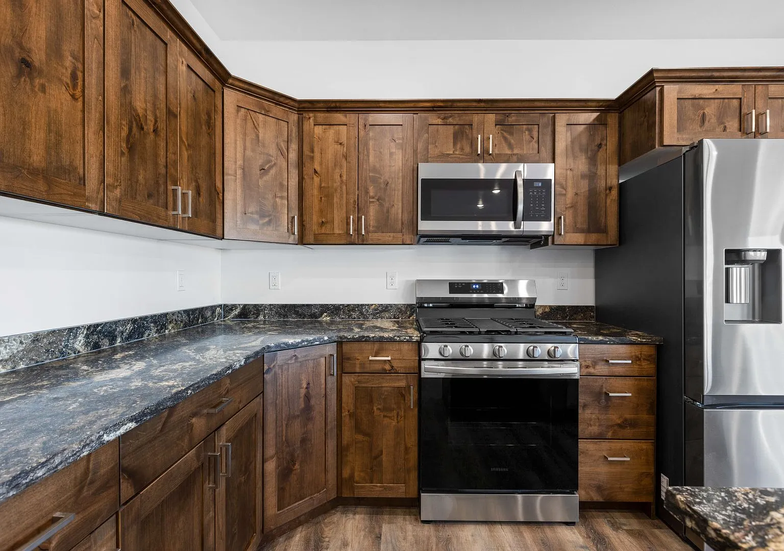 4 Bed 3 Bath Twin Home in Sugar City! — Photo 2