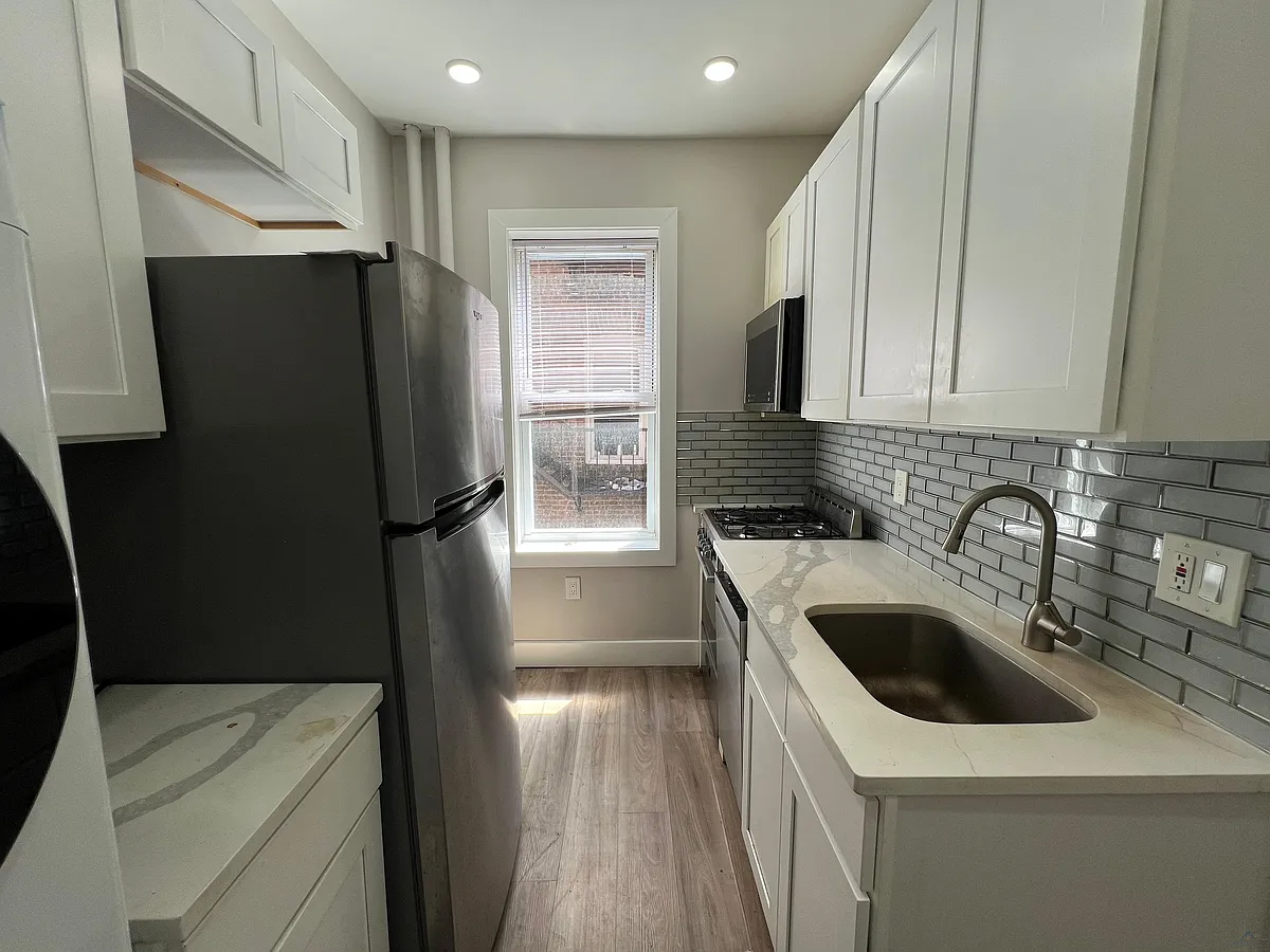 Building Photo - 3143 Kennedy Blvd #301