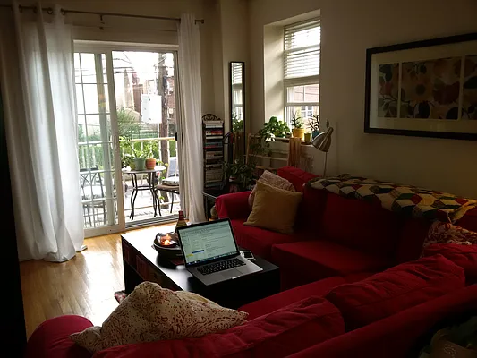 Rented by Halvatzis Realty | media 15