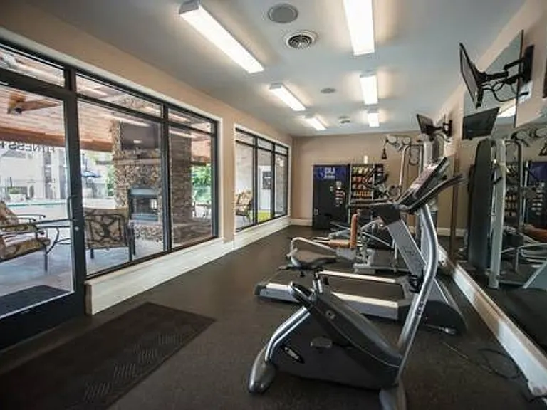 Maple Sunset Apartment Homes — Photo 42