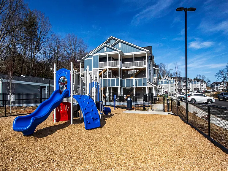 Farragut Pointe — Photo 5