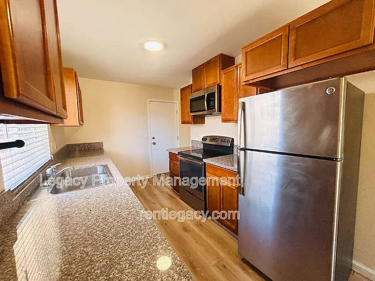 6841 Castleberry Cir — Photo 5