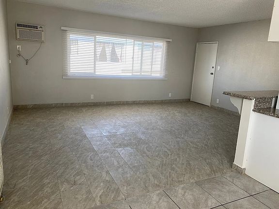 5th image of 14839 Sherman Way #114