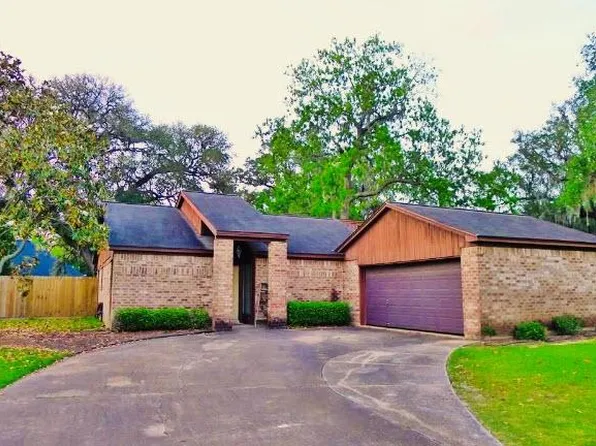 244 Freeman Blvd, West Columbia, TX 77486