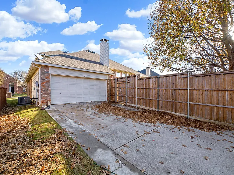 1917 Bridgewater Dr — Photo 30