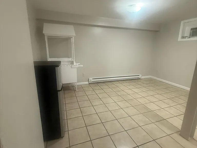 327 Danforth Ave #5B — Photo 2