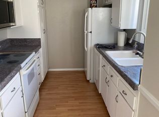 24420 W Nicklaus Dr #J5, Valencia, CA 91355