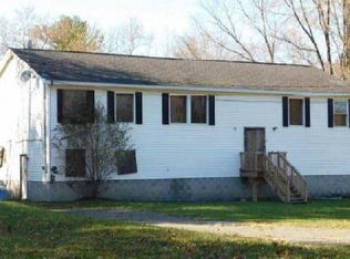 4 Wyms Heights Dr, Marlboro, NY 12542