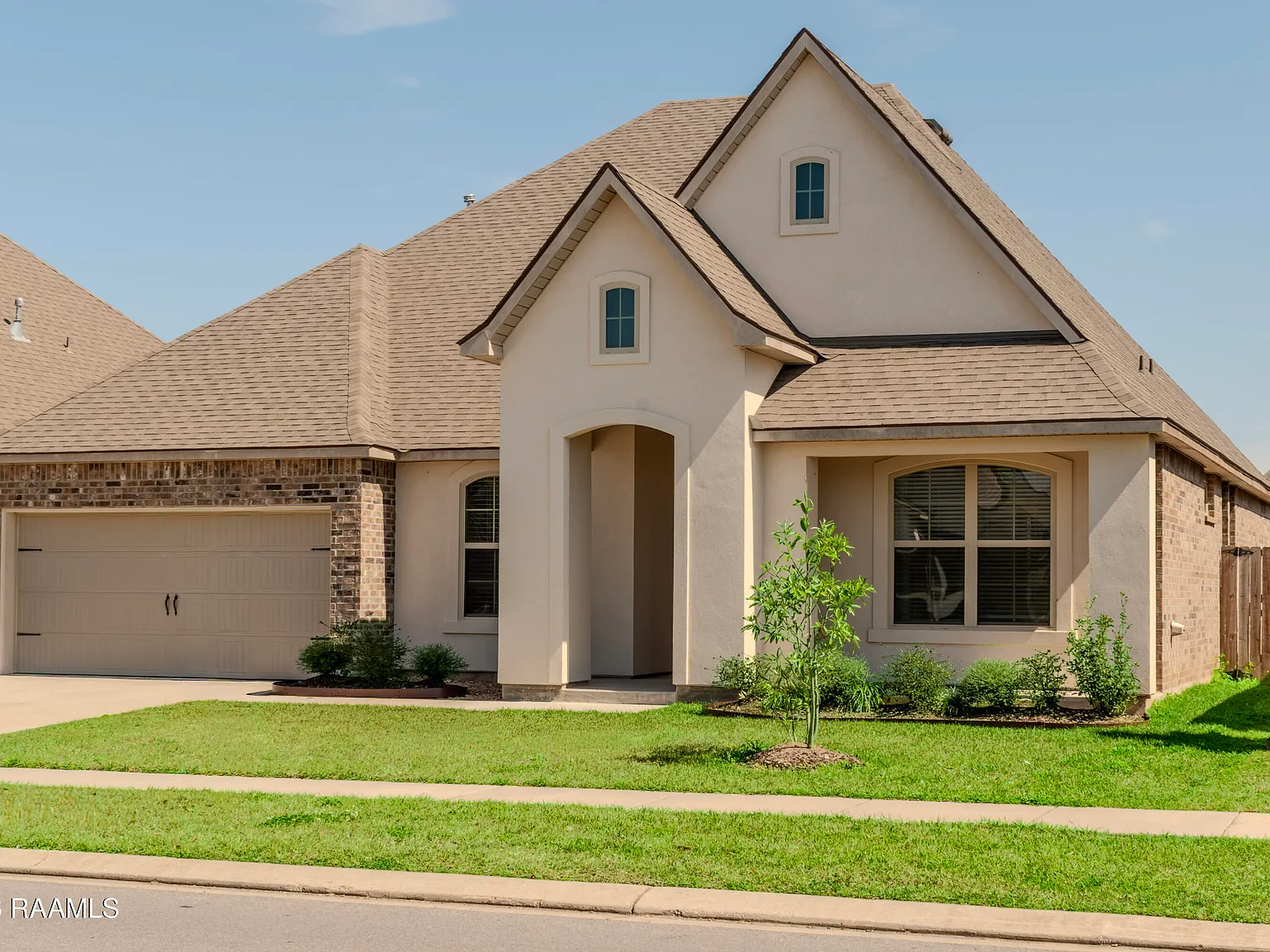 5 bed, 2712 sqft, $2,650 — Photo 3