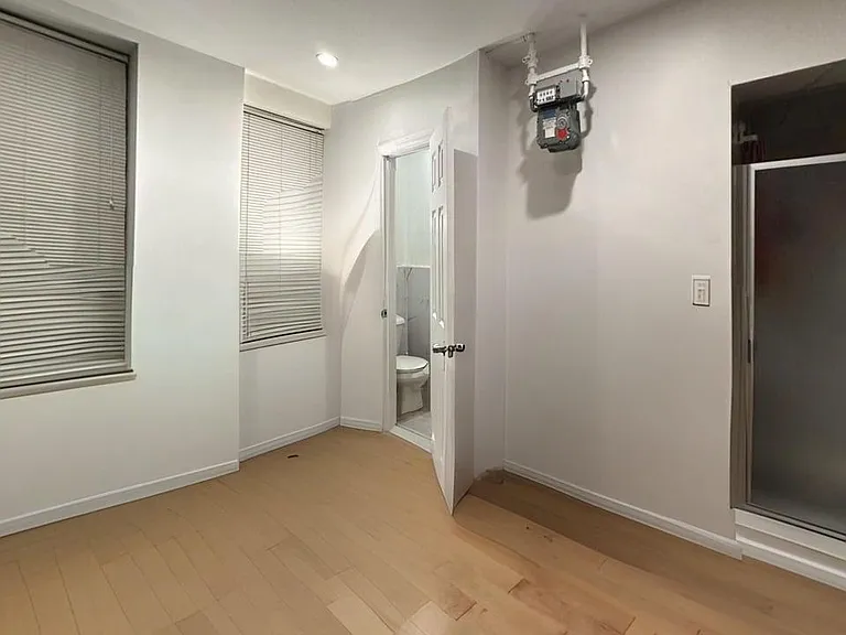 21 Essex St #14 — Photo 5