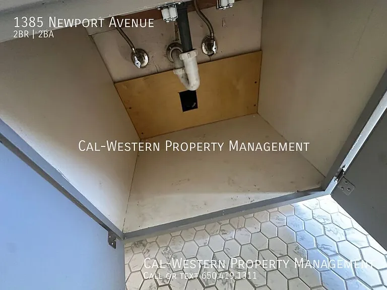 1385 Newport Ave — Photo 45