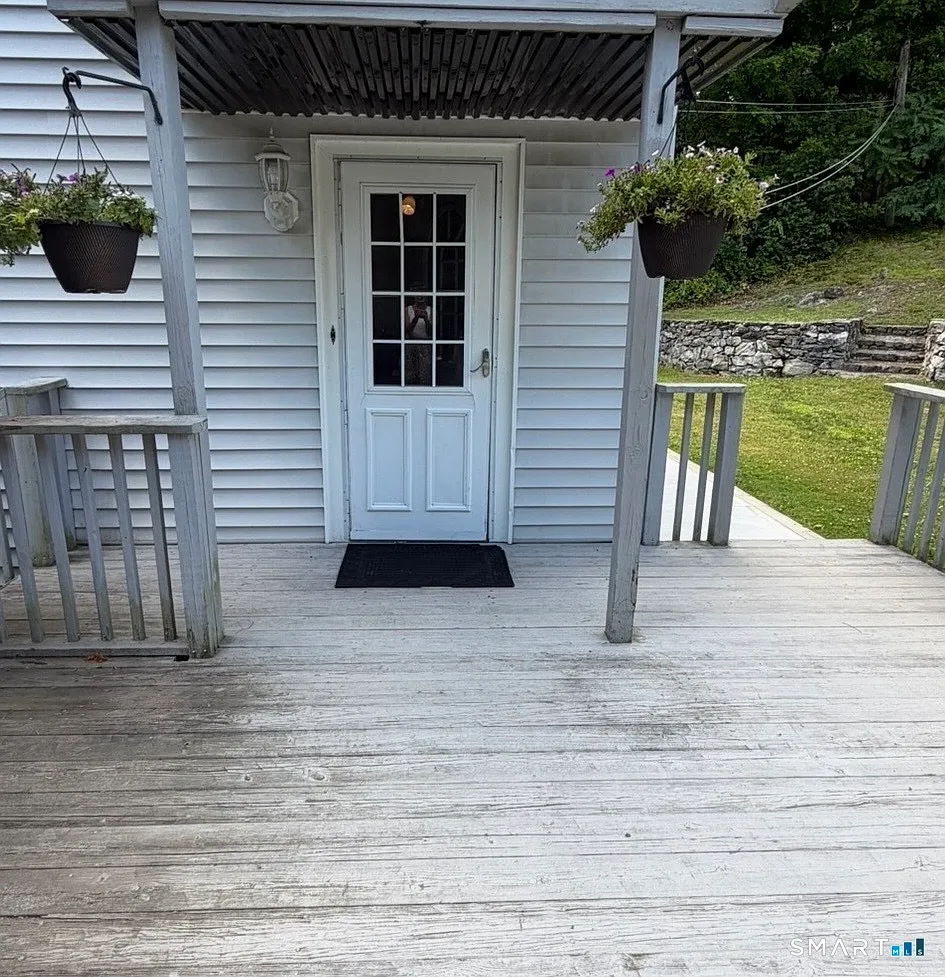 2 bed, 1.0 bath, 2936 sqft, $1,600 — Photo 1