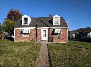 161 Lake St, Pulaski, VA 24301