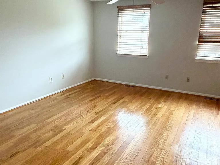 142 E Gate Ln #142 — Photo 6