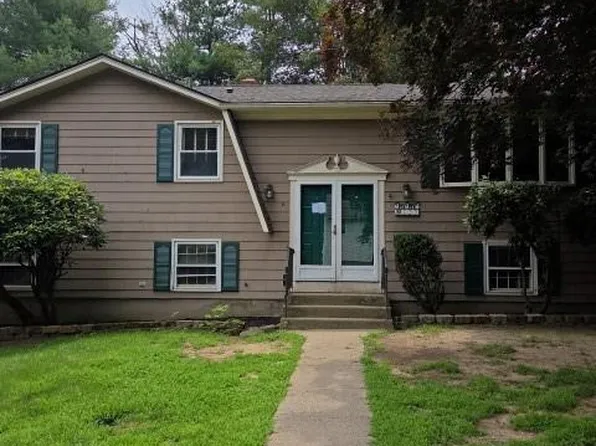 125 Setian Ln, West Warwick, RI 02893