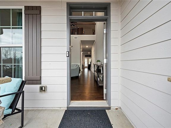 3rd image of 6780 Rambling Vale