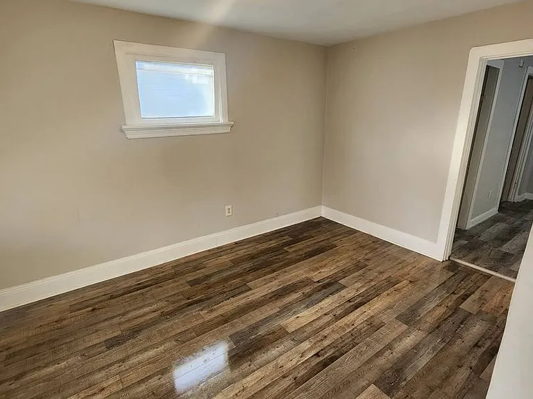 13611 Chapelside Ave — Photo 3