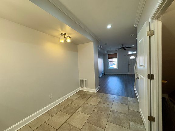 3rd image of 709 Scott St