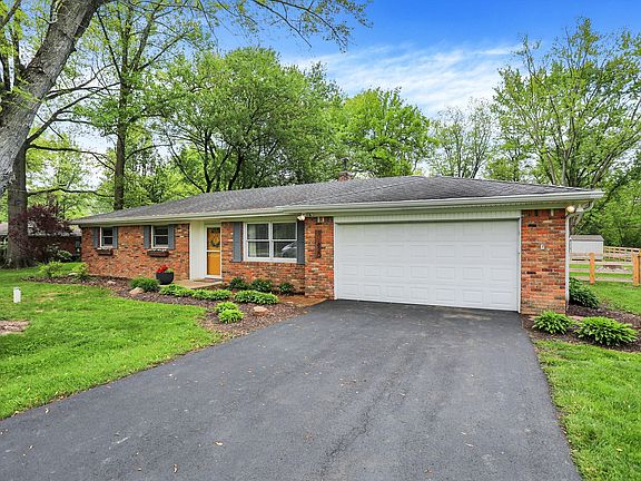 3rd image of 820 S Eaglewood Dr