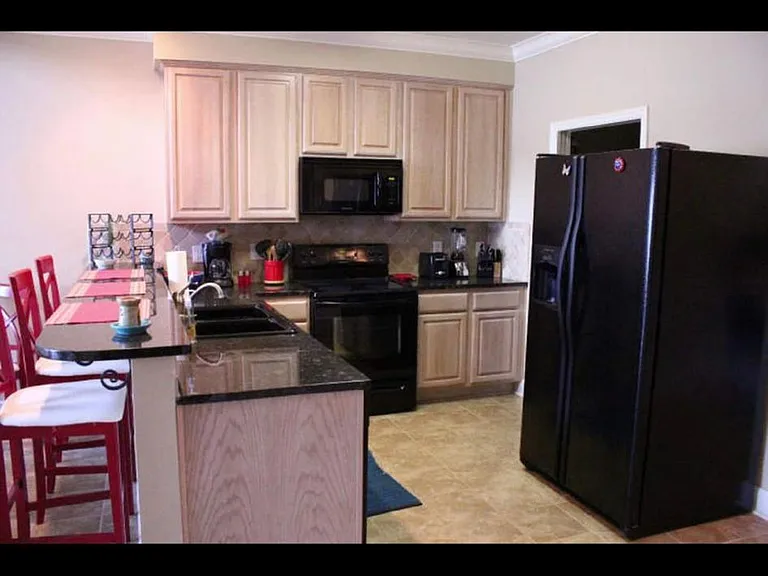90 Crowne Pointe Rd #302 — Photo 9