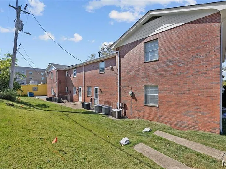 1218 Iron St — Photo 17