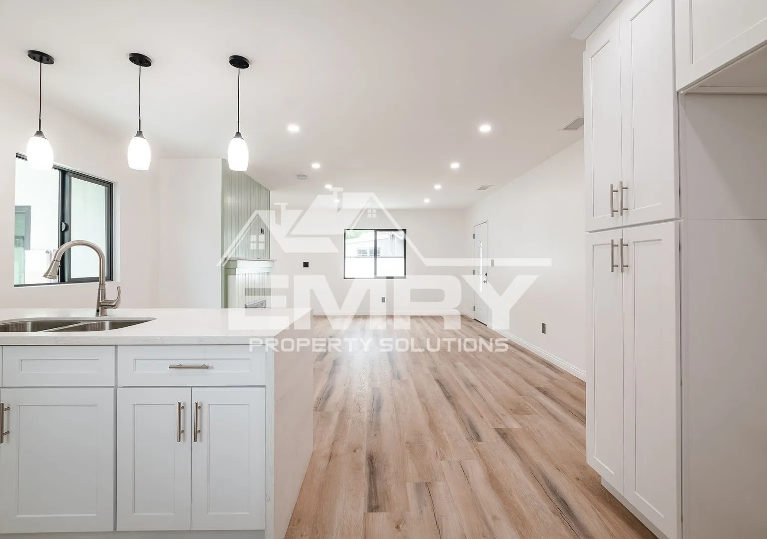 3 Bed 2 Bath House For Rent Arrington Ave Downey — Photo 2