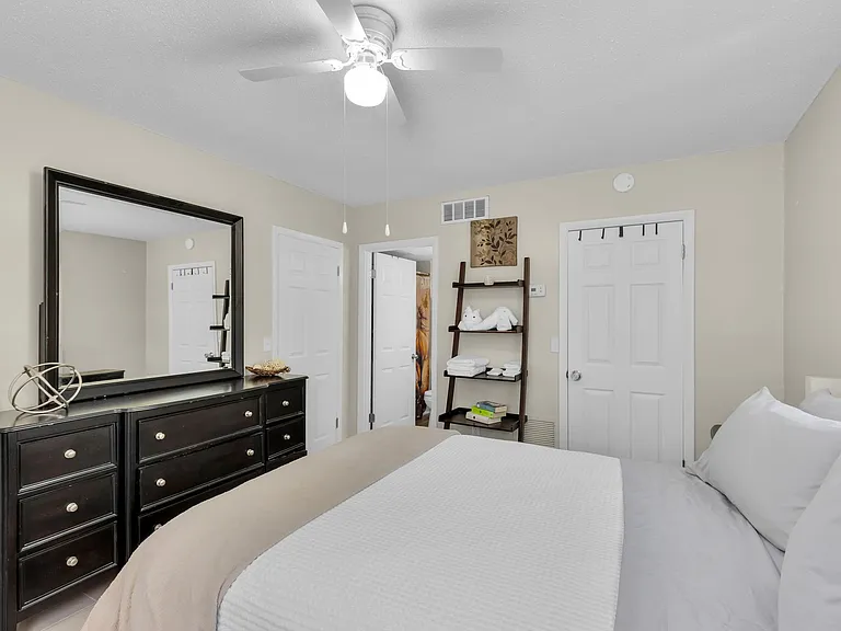 2621 SW 33rd Ave — Photo 7