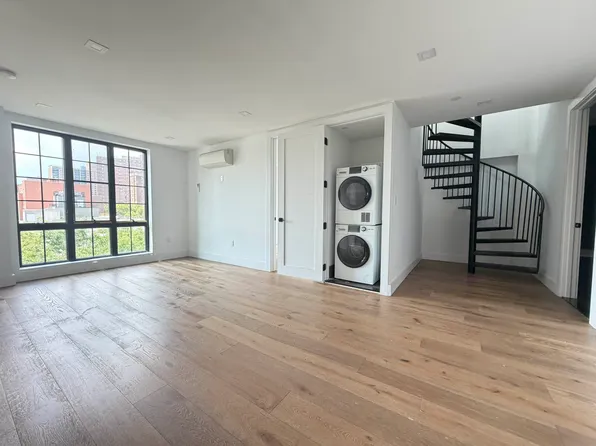 311 Franklin Avenue image 1 of 15